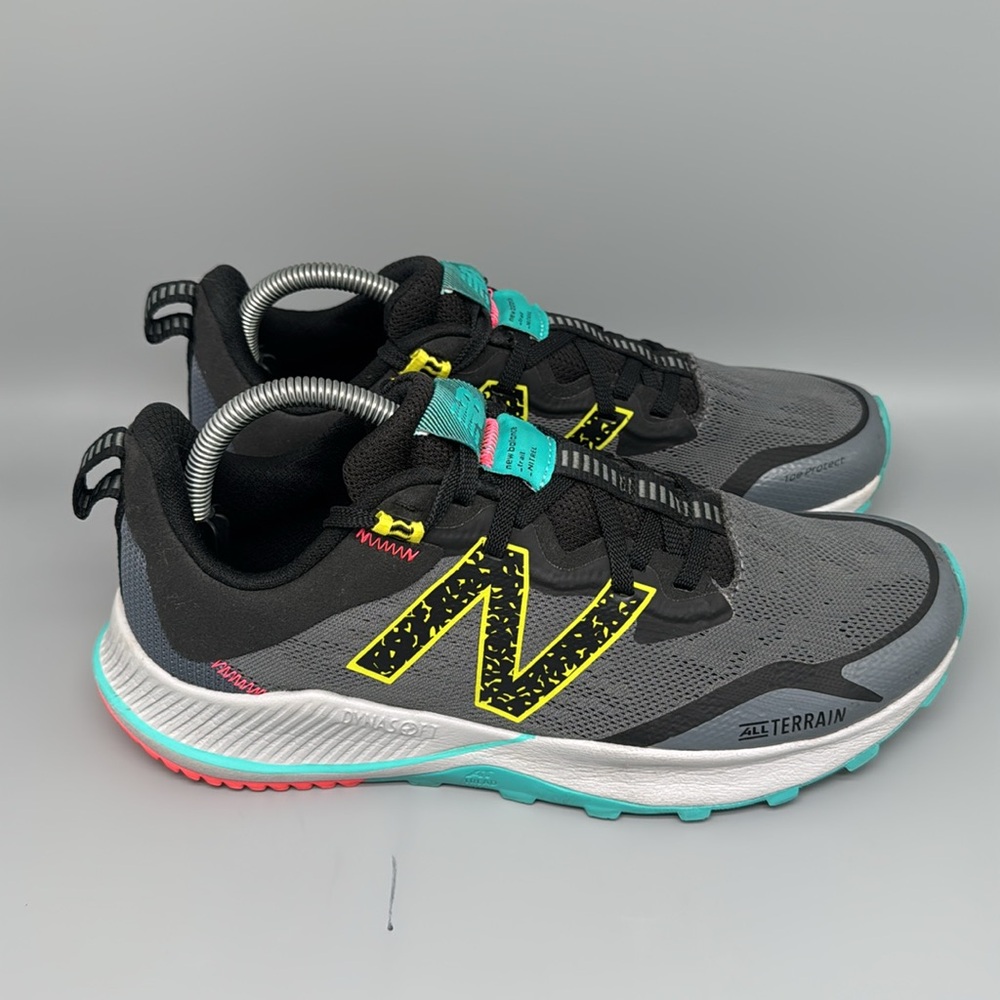 New Balance Women's Gray and Black Sneakers